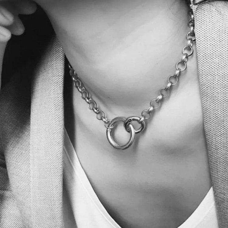 Chain, Scooter aur Shehar ka Khauf: Lasudiya Police ne Zulm ki Script yahin rok di