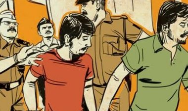 हथकड़ी या रजिया का दुपट्टा? नज़ीराबाद थाने से आरोपी ऐसे फिसले जैसे कानून छुट्टी पर हो!